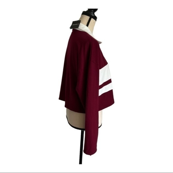 Forever 21 Contrast Panel Polo Neck Burgundy White Cropped Sweatshirt Size L - Picture 3 of 5